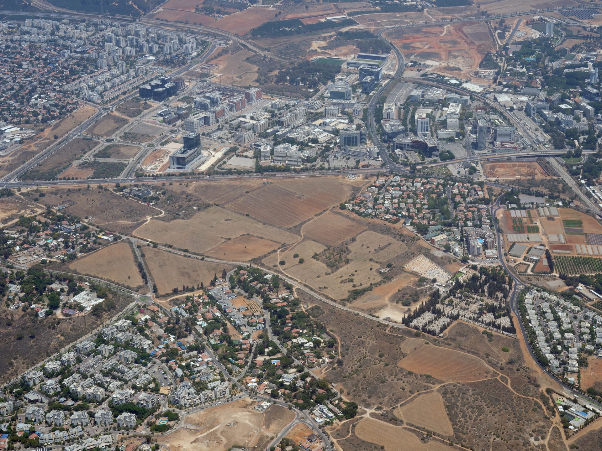 צילום אוויר — מבט ממערב